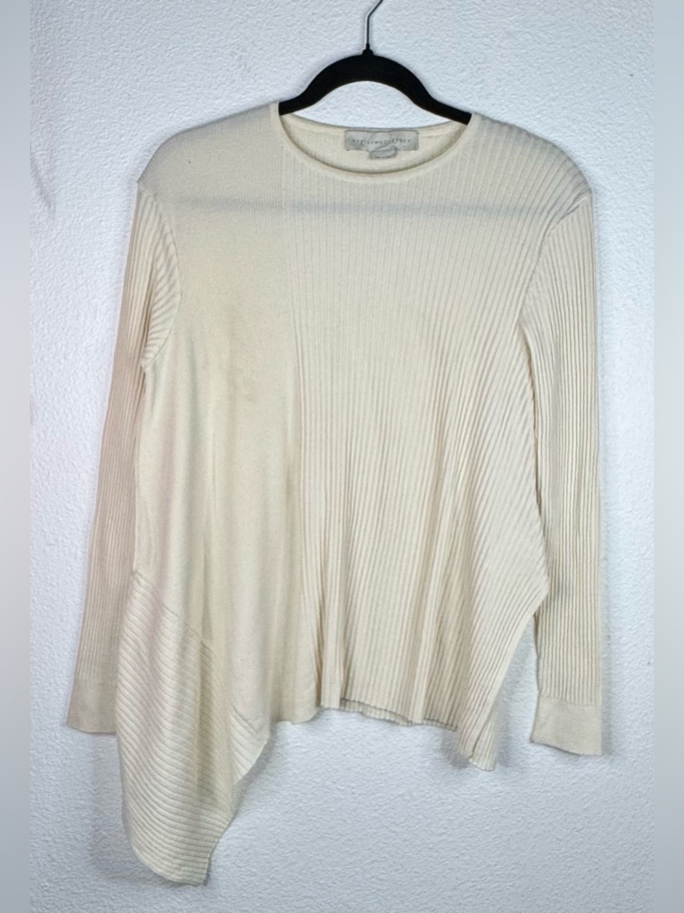 Stella McCartney Cream Ribbed Asymmetric Long-Sleeve Top
C5